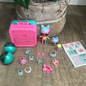 LOL Deluxe Present Surprise Pink Exclusive MISS PARTAY
